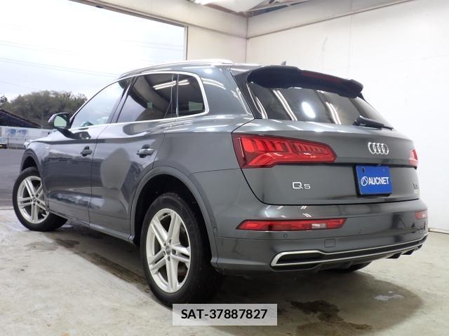 Audi Q5 2018-03 7810420-1