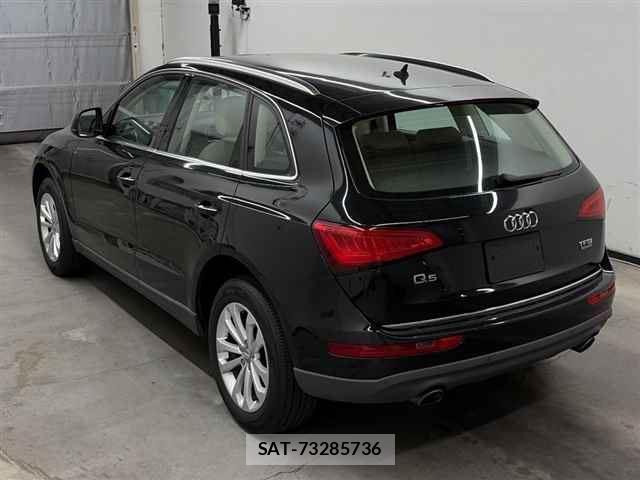 Audi Q5 2015-06 7810993-8