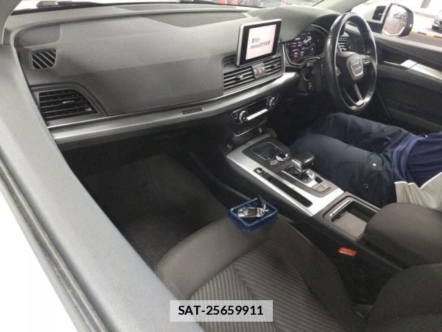 Audi Q5 2018-09 7811090-2