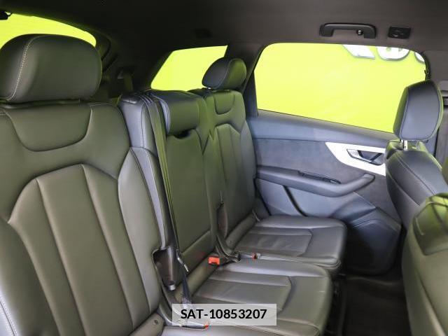 Audi Q7 2020-12 7810143-11