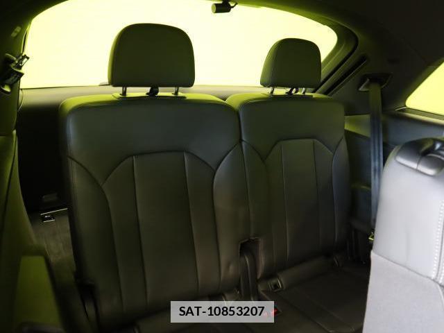 Audi Q7 2020-12 7810143-12