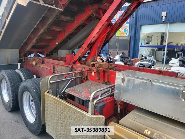 UD Trucks QUON 2013-03 7798009-10