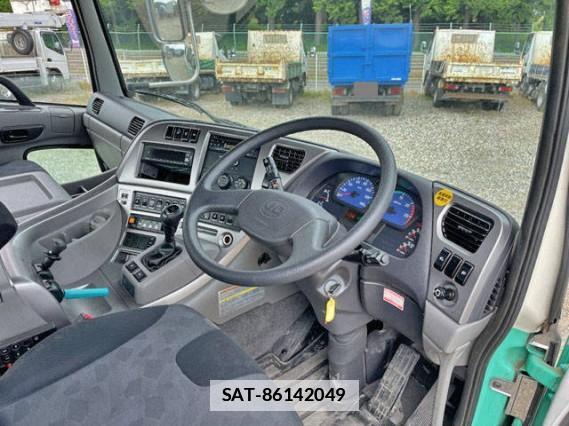 UD Trucks QUON 2017 7808097-18