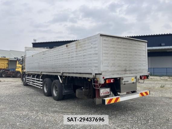 UD Trucks QUON 2018 7808128-10