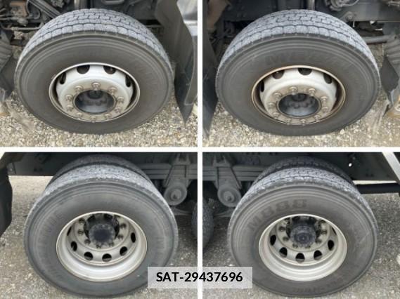 UD Trucks QUON 2018 7808128-17