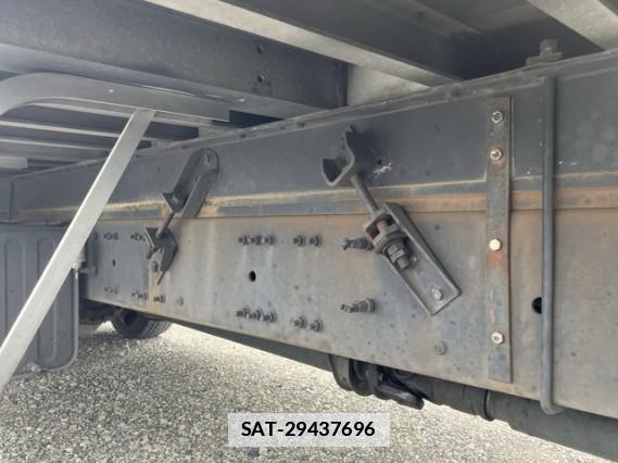 UD Trucks QUON 2018 7808128-18