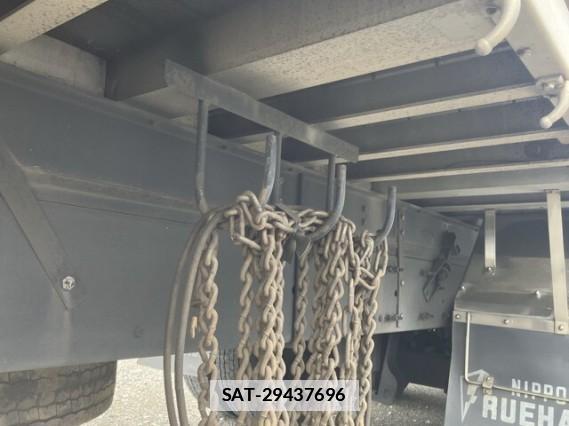 UD Trucks QUON 2018 7808128-19