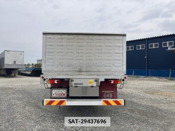 UD Trucks QUON 2018 7808128-4