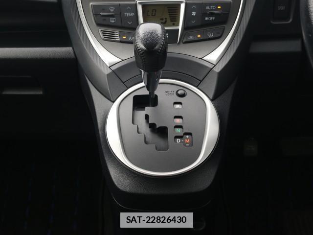 Toyota RACTIS 2011-03 7796368-15