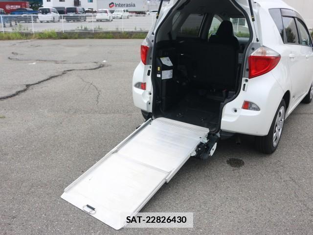 Toyota RACTIS 2011-03 7796368-16