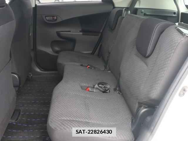 Toyota RACTIS 2011-03 7796368-6