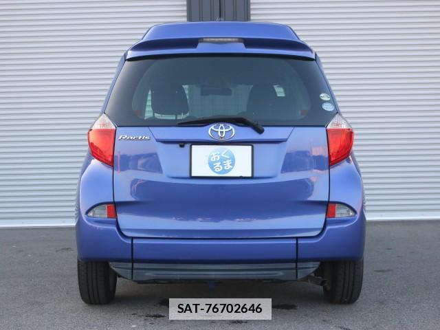 Toyota RACTIS 2010-11 7796375-1