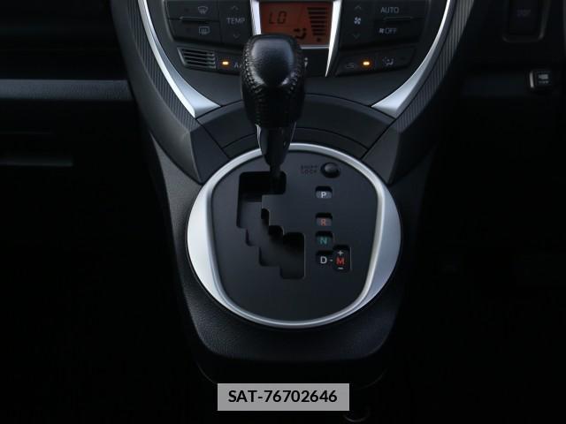 Toyota RACTIS 2010-11 7796375-15