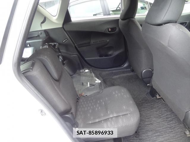 Toyota RACTIS 2012-12 7805263-16
