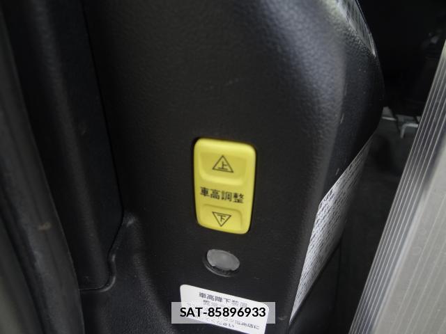 Toyota RACTIS 2012-12 7805263-4