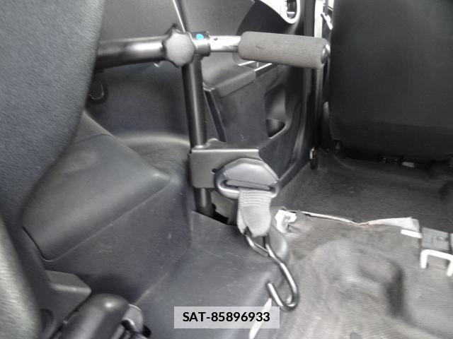 Toyota RACTIS 2012-12 7805263-6