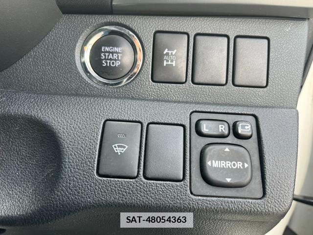Toyota RACTIS 2012-08 7805864-18