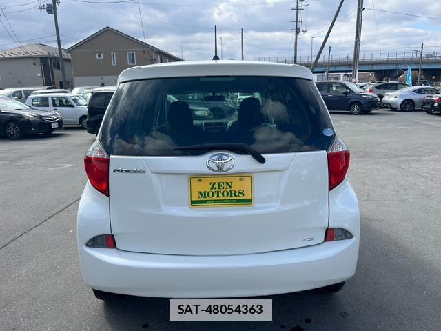 Toyota RACTIS 2012-08 7805864-7