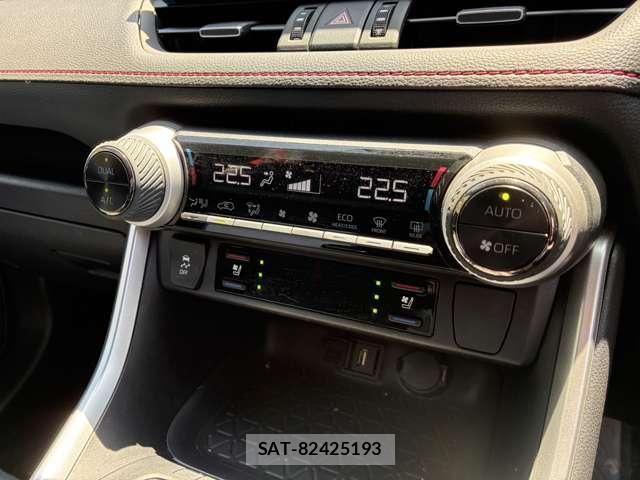 Toyota RAV4 PHV 2021-10 7793706-1