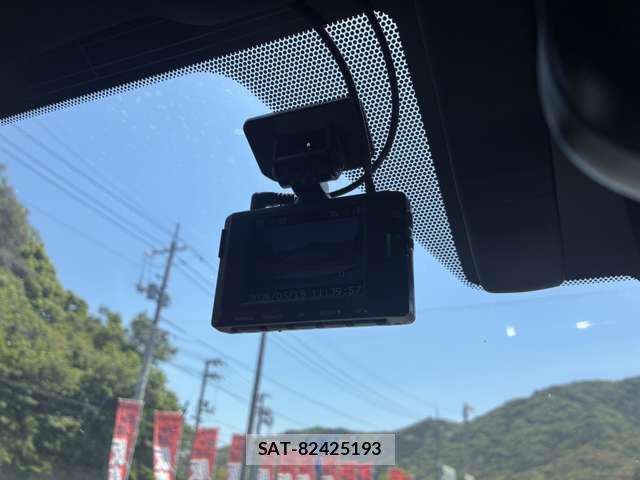 Toyota RAV4 PHV 2021-10 7793706-6