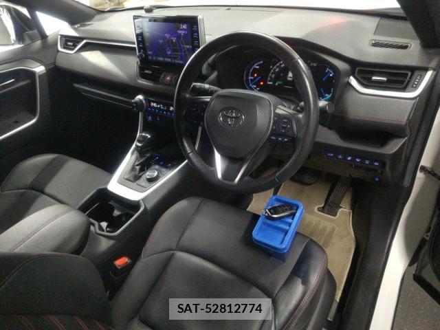 Toyota RAV4 PHV 2021-04 7794938-2