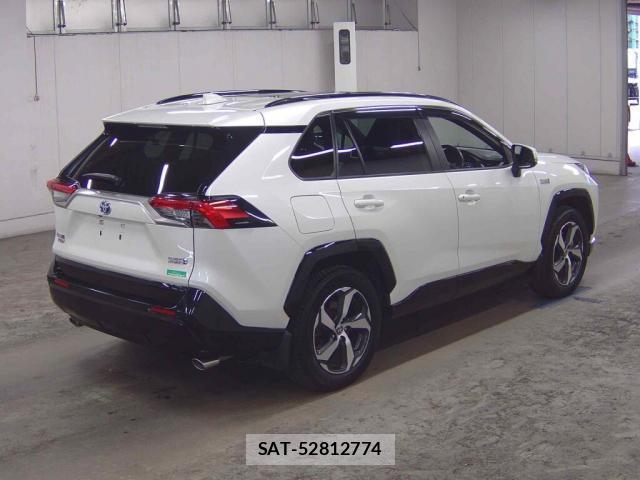 Toyota RAV4 PHV 2021-04 7794938-4