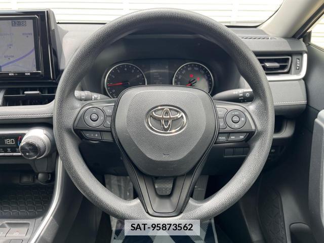 Toyota RAV4 2019-06 7795215-11