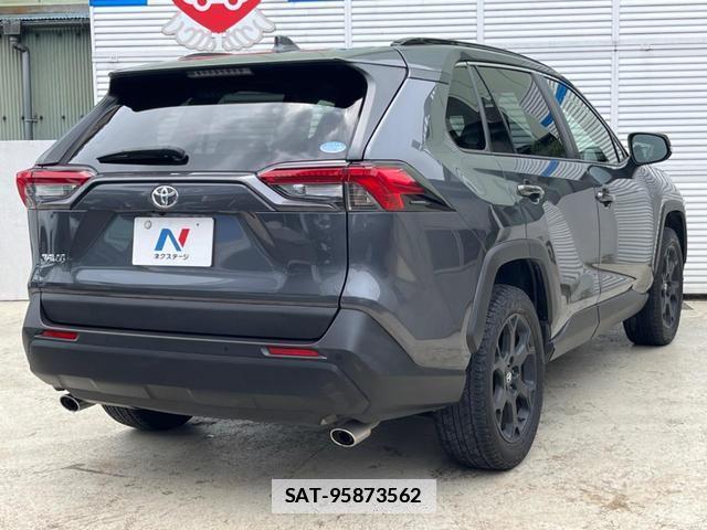 Toyota RAV4 2019-06 7795215-17