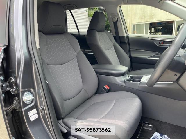 Toyota RAV4 2019-06 7795215-8