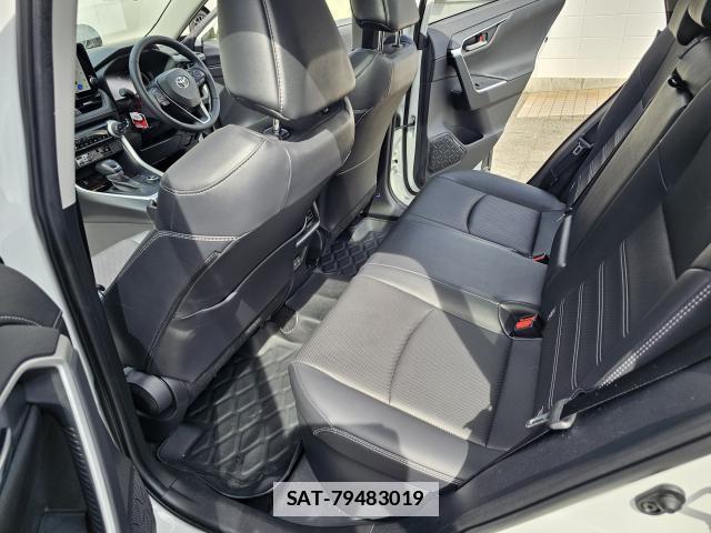 Toyota RAV4 2025-06 7809932-12