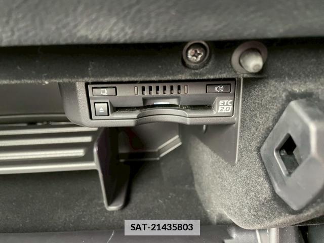 Lexus RC F 2024-04 7804047-7