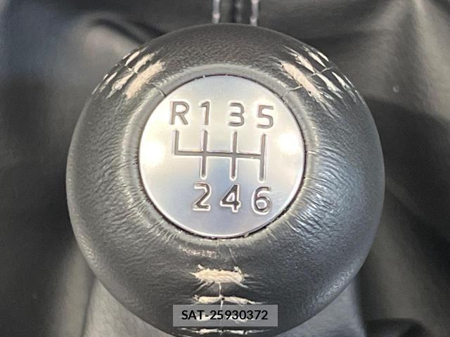 Mazda ROADSTER 2025-10 7799868-2