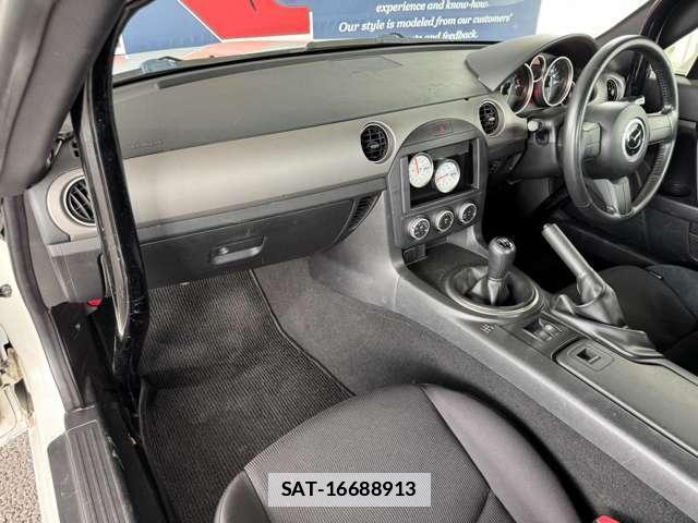 Mazda ROADSTER 2011-04 7803659-11