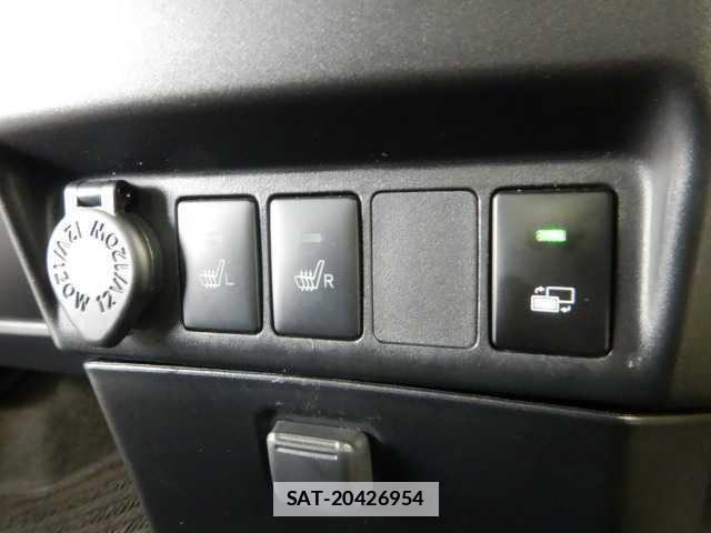 Toyota ROOMY 2020-09 7810849-10