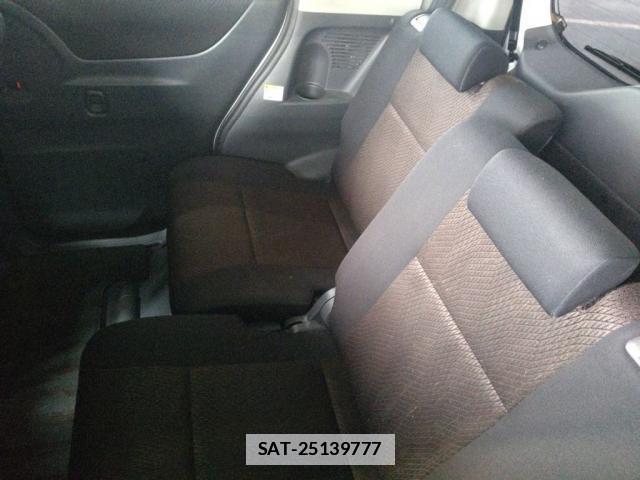 Nissan ROOX 2011-07 7797065-3