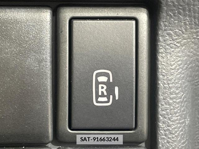 Nissan ROOX 2012-03 7798110-3