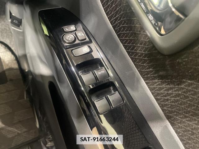 Nissan ROOX 2012-03 7798110-7