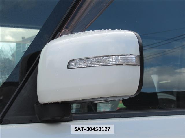 Nissan ROOX 2012-06 7802682-12