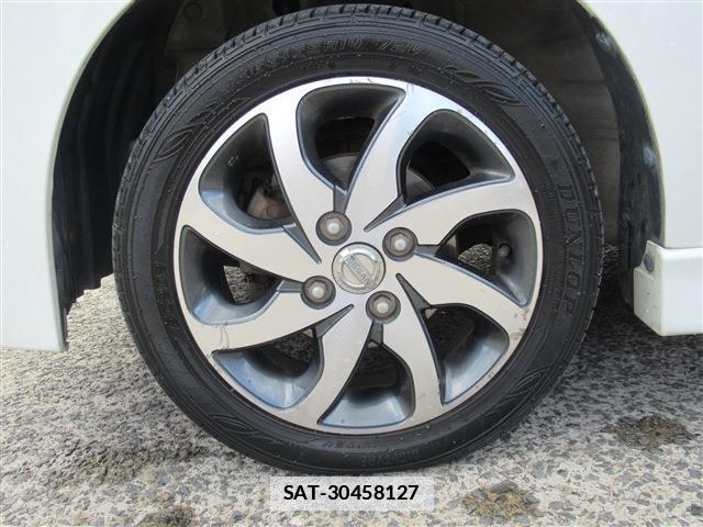 Nissan ROOX 2012-06 7802682-13