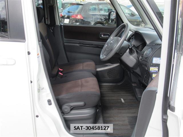 Nissan ROOX 2012-06 7802682-14