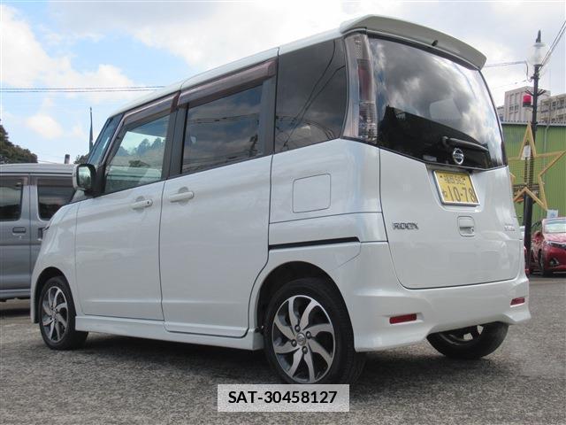 Nissan ROOX 2012-06 7802682-19
