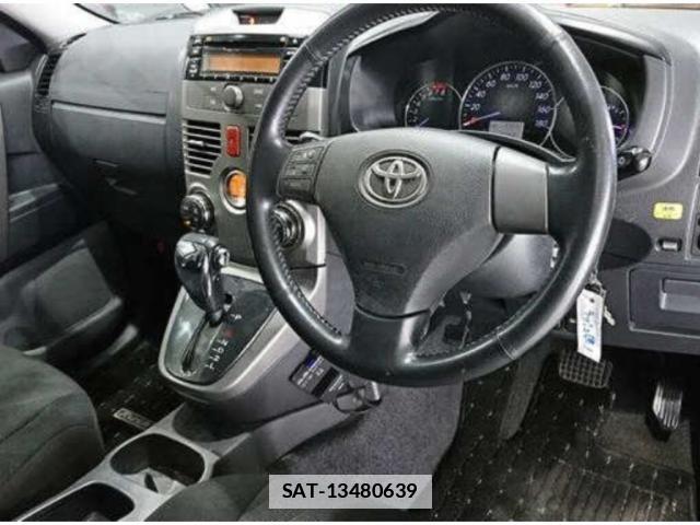 Toyota RUSH 2012-11 7807839-2