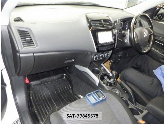 Mitsubishi RVR 2013-10 7794206-2