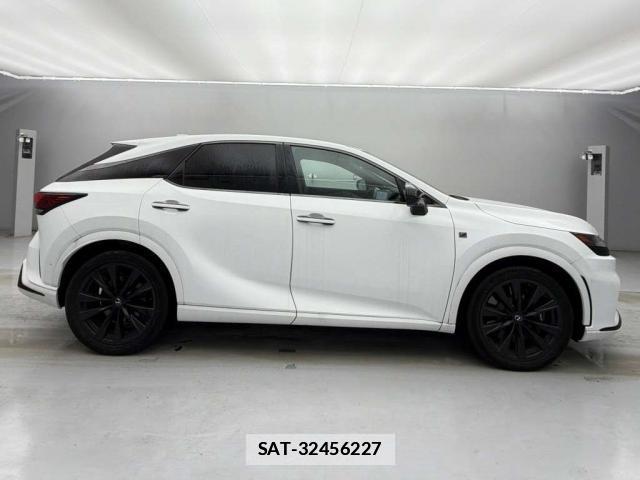 Lexus RX 2023-05 7794177-7