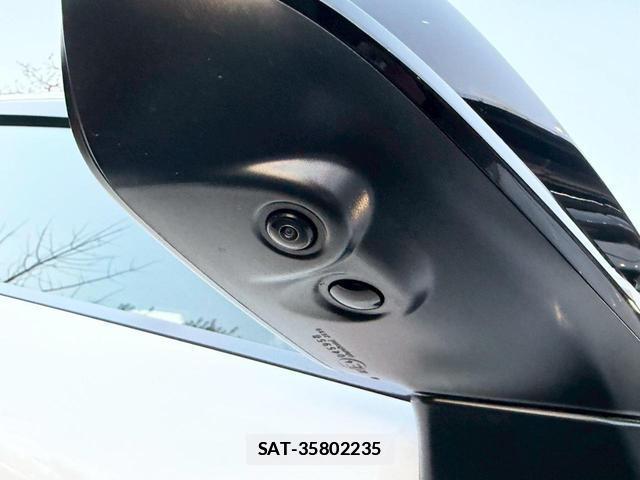 Lexus RX 2023-04 7794358-12
