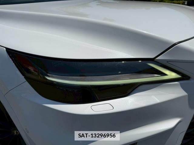 Lexus RX 2023-06 7794436-12
