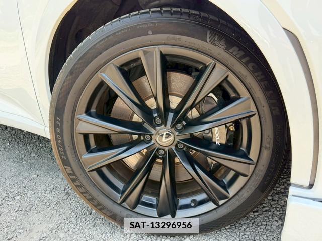 Lexus RX 2023-06 7794436-7