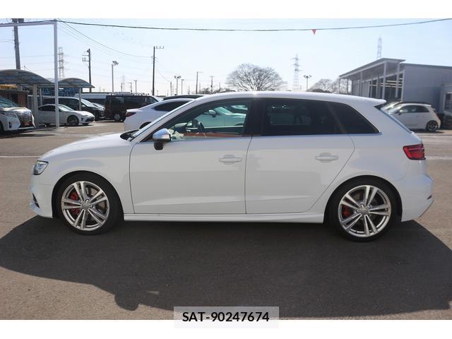 Audi S3 2017-05 7809472-11