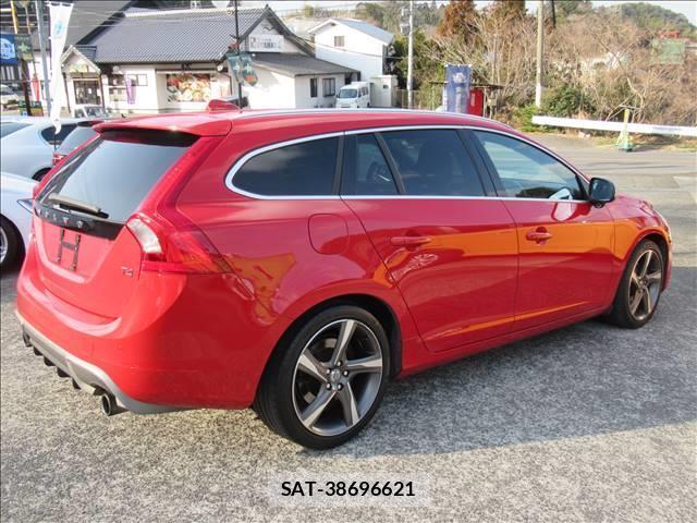 Volvo S60 2013-05 7802653-1