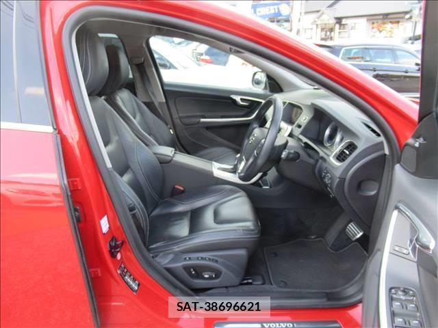 Volvo S60 2013-05 7802653-12